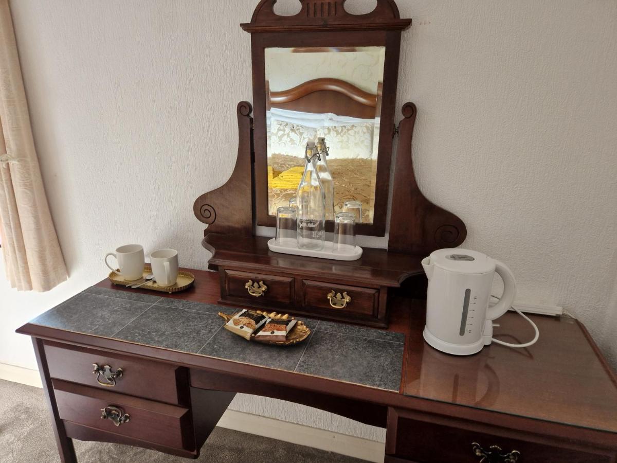 Ty Llew Otel Llandysilio Dış mekan fotoğraf